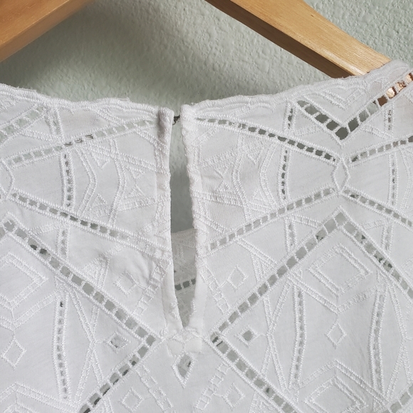 SOLD 🤍J. Crew white eyelet knit top XS - Picture 4 of 6